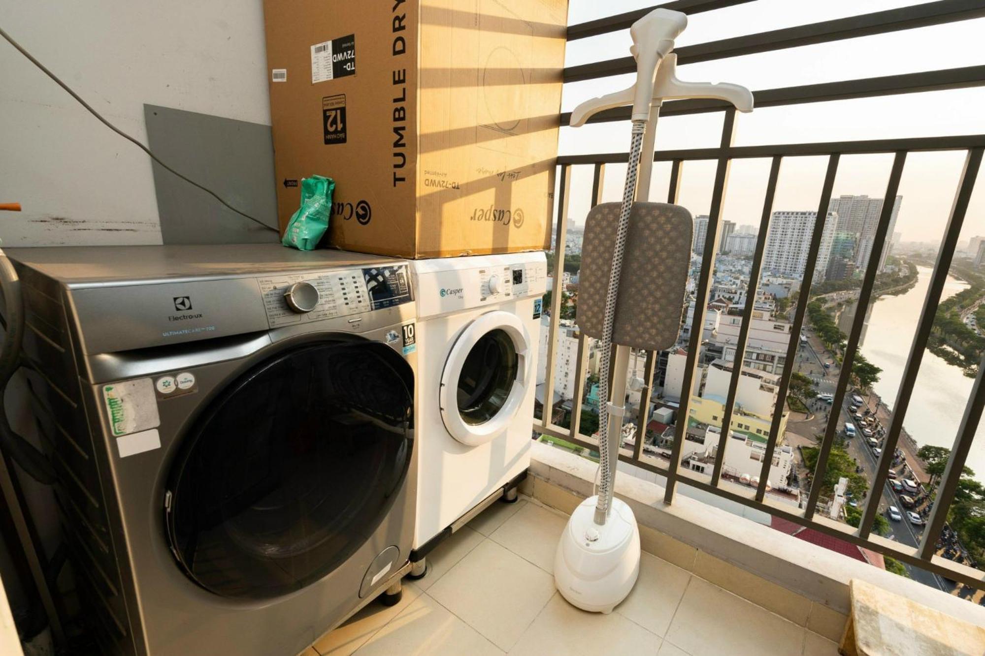 Apartment Service By Me In River Gate Building *