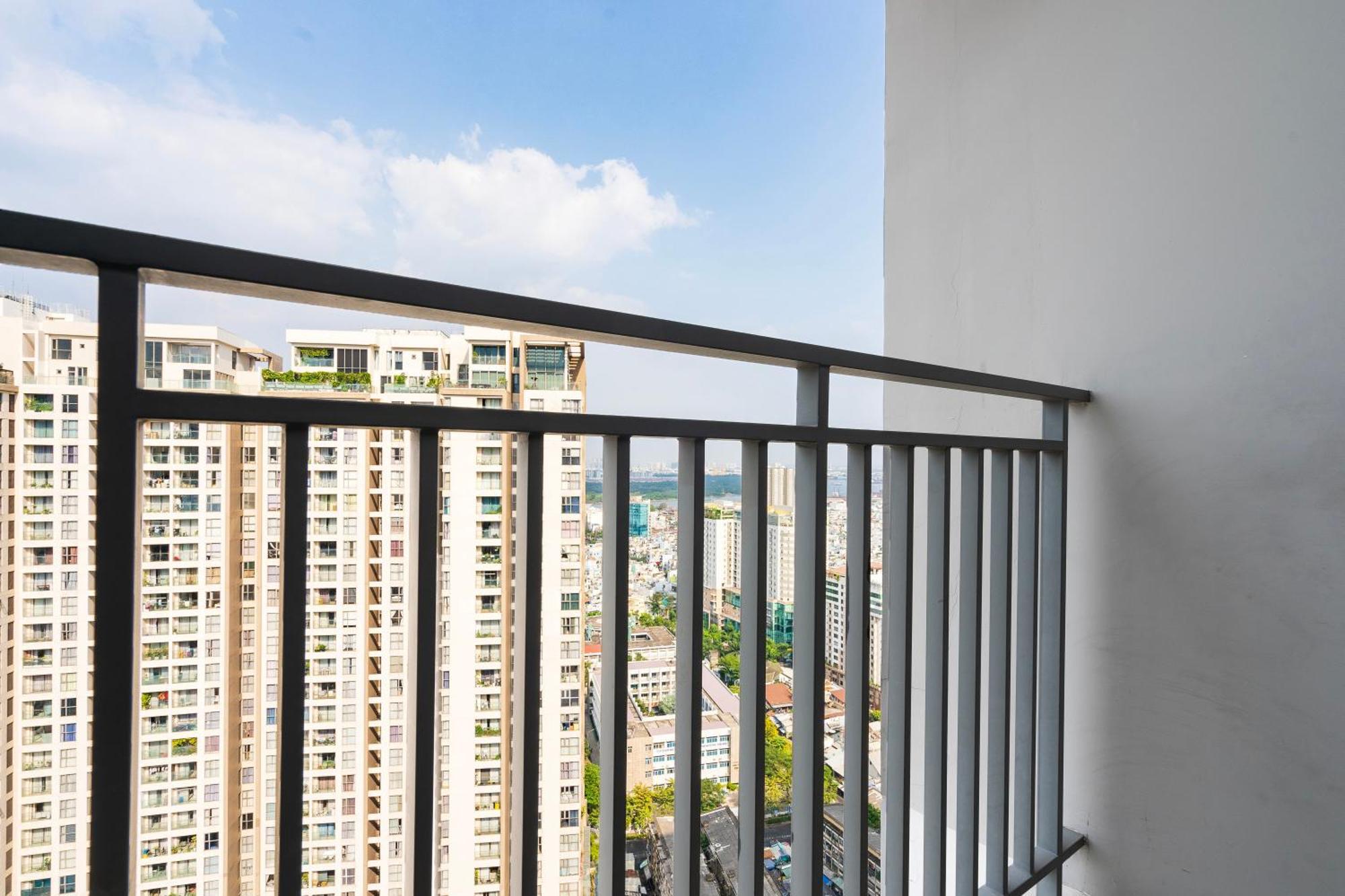 Service By Me In River Gate Building Apartment *