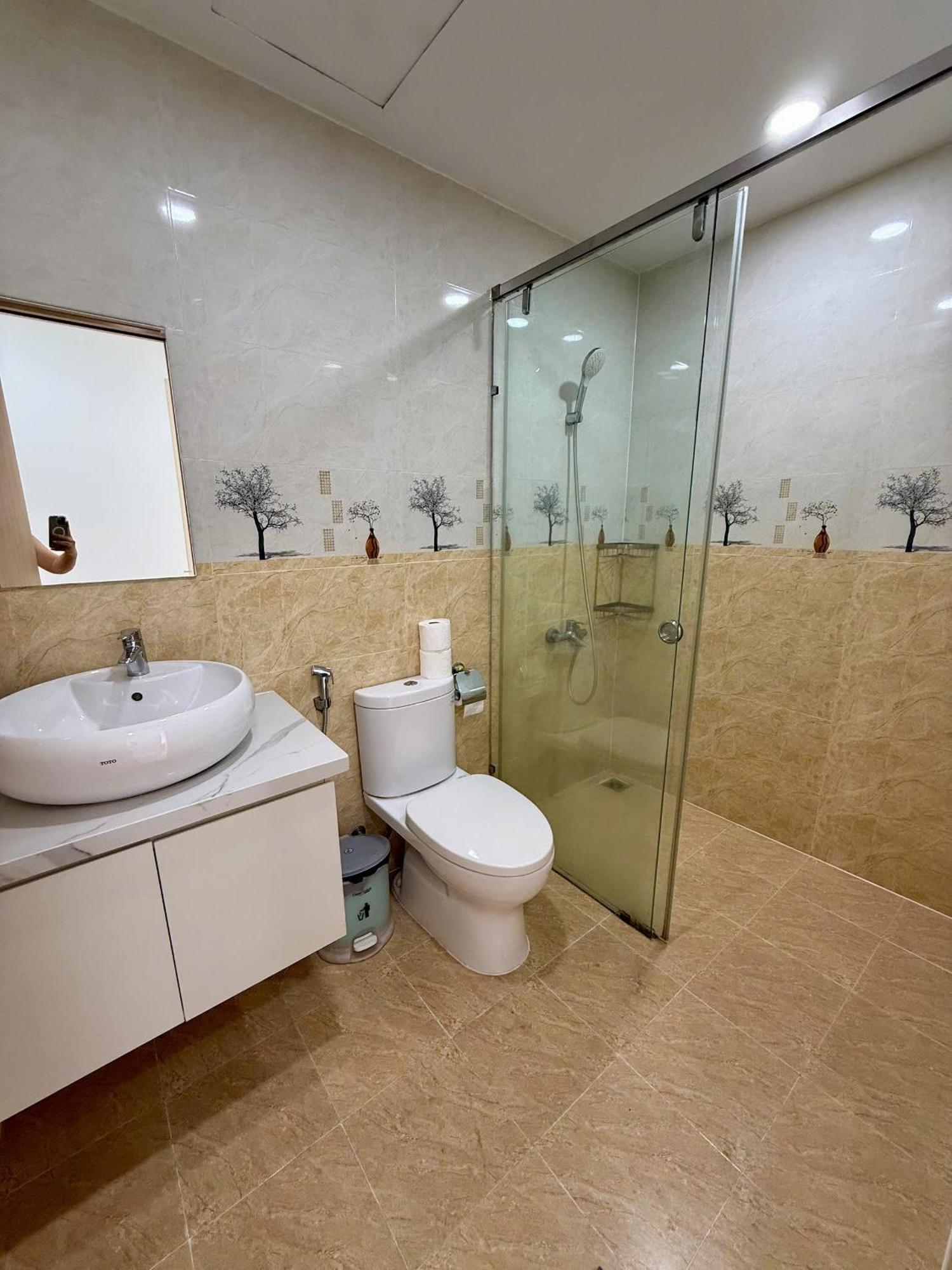 Apartment Service By Me In River Gate Building *