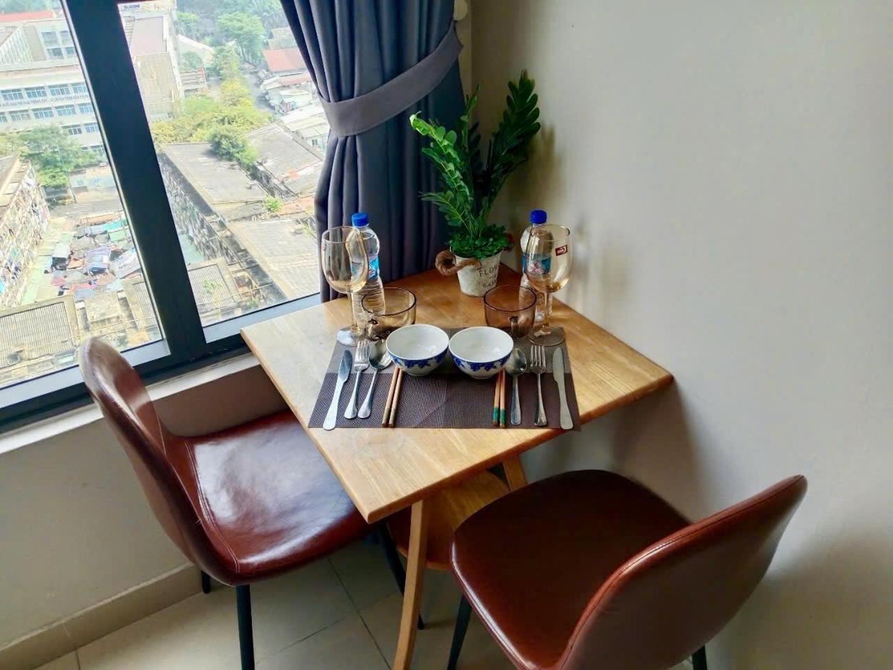 Apartment Service By Me In River Gate Building *