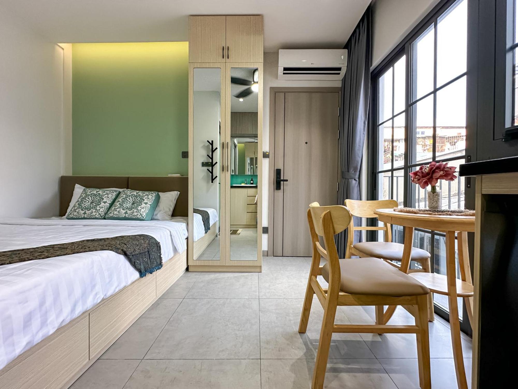 Lyn House Aparthotel