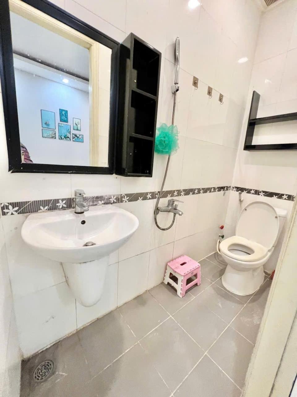 Netfix Romantic Apartment
