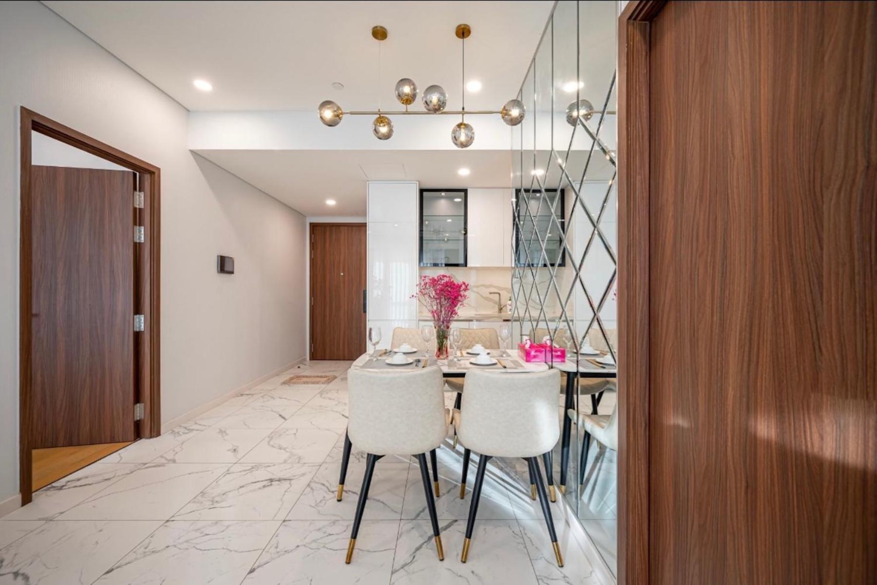 Apartment Metropole Hall River & Views Right In Heart Of The *