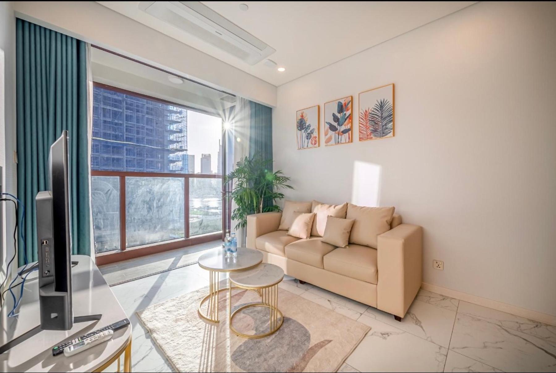 Apartment Metropole Hall River & Views Right In Heart Of The Ho Chi Minh City