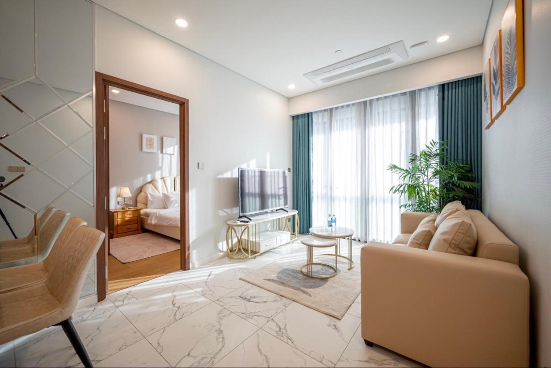 Metropole Hall River & Views Right In Heart Of The *