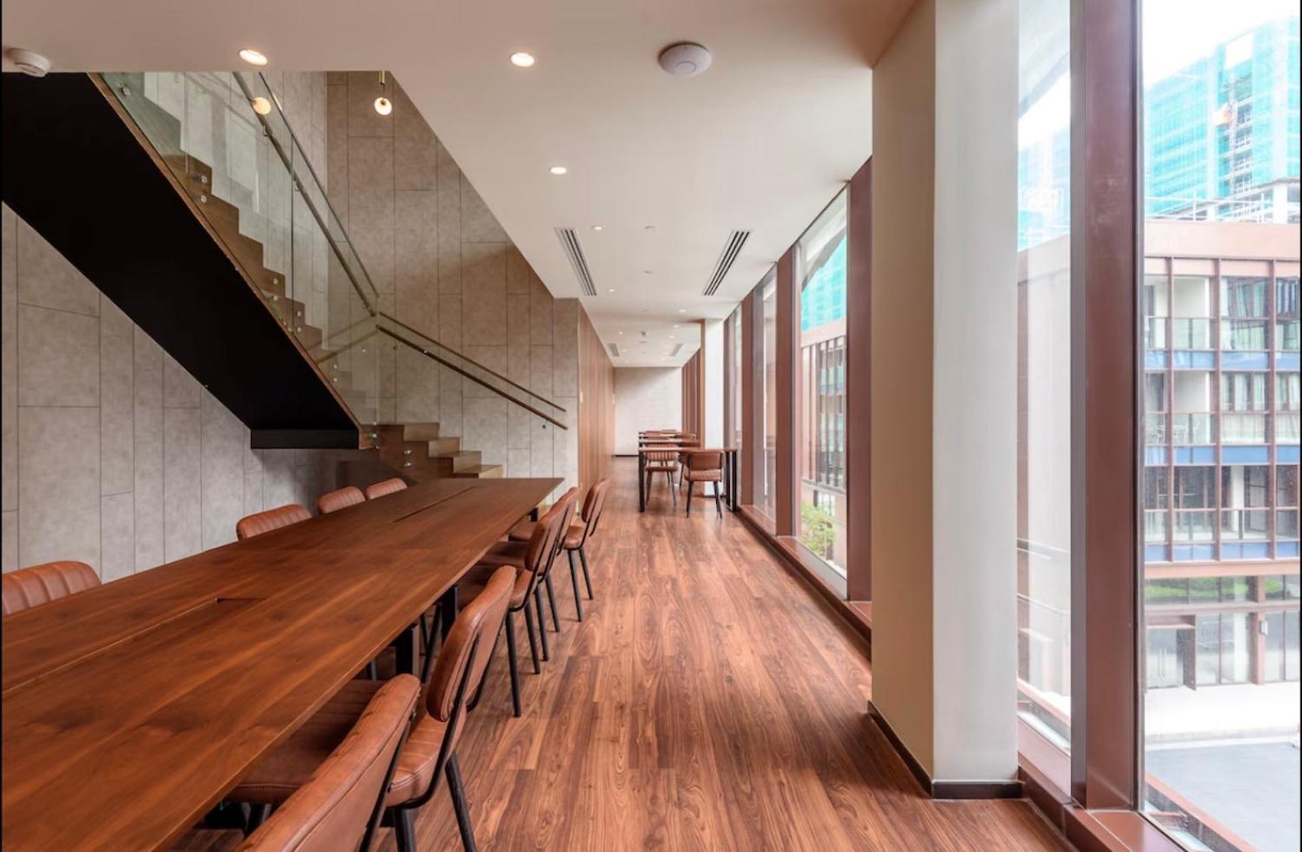 Apartment Metropole Hall River & Views Right In Heart Of The Ho Chi Minh City