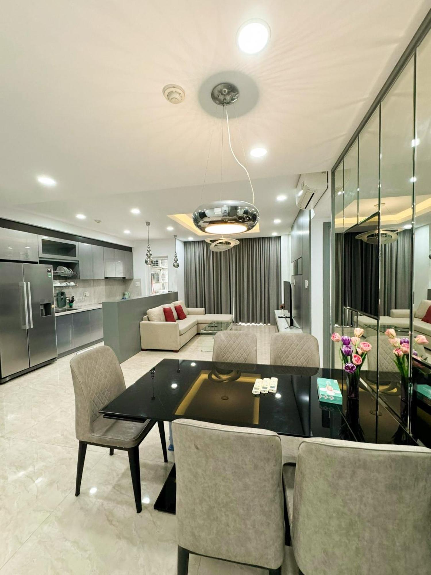 Cityview - Sunrise Quan 7 *