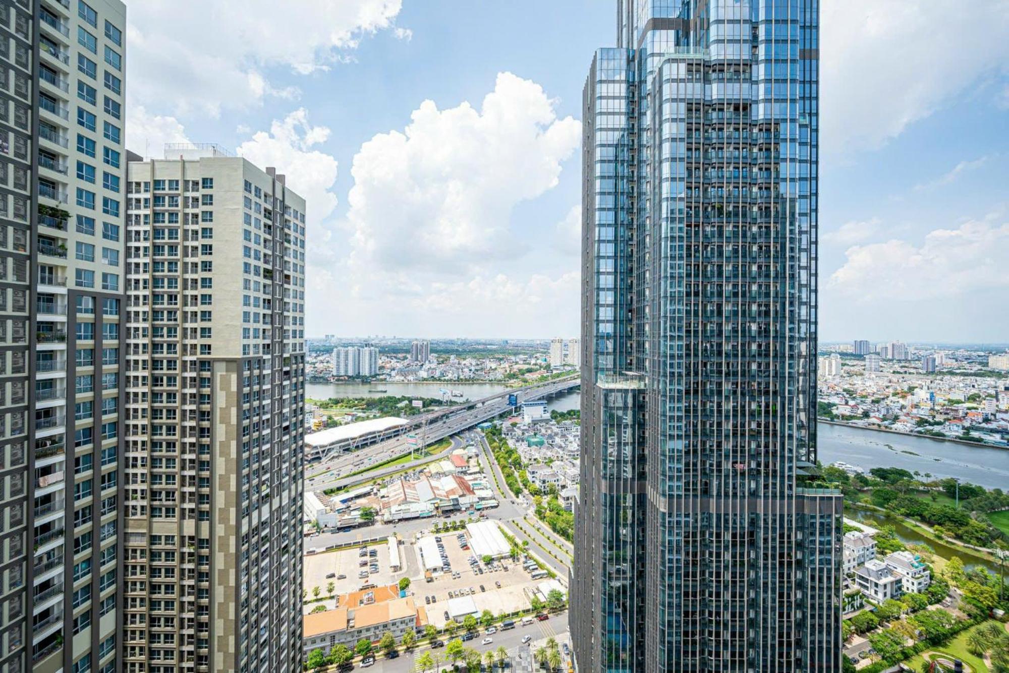 Vinhomes Landmark Luxury Since 2025 Apartment