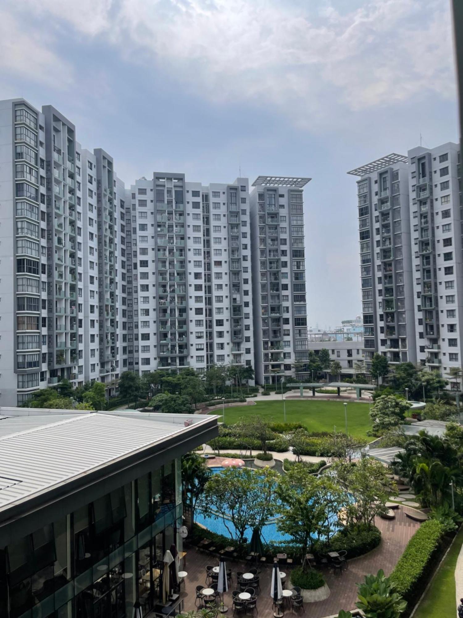 Nha Cua Truc - Emerald Celadon Apartment *