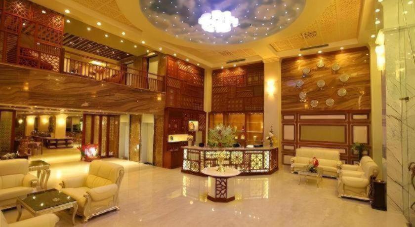 Au 2 Khách sạn 4*