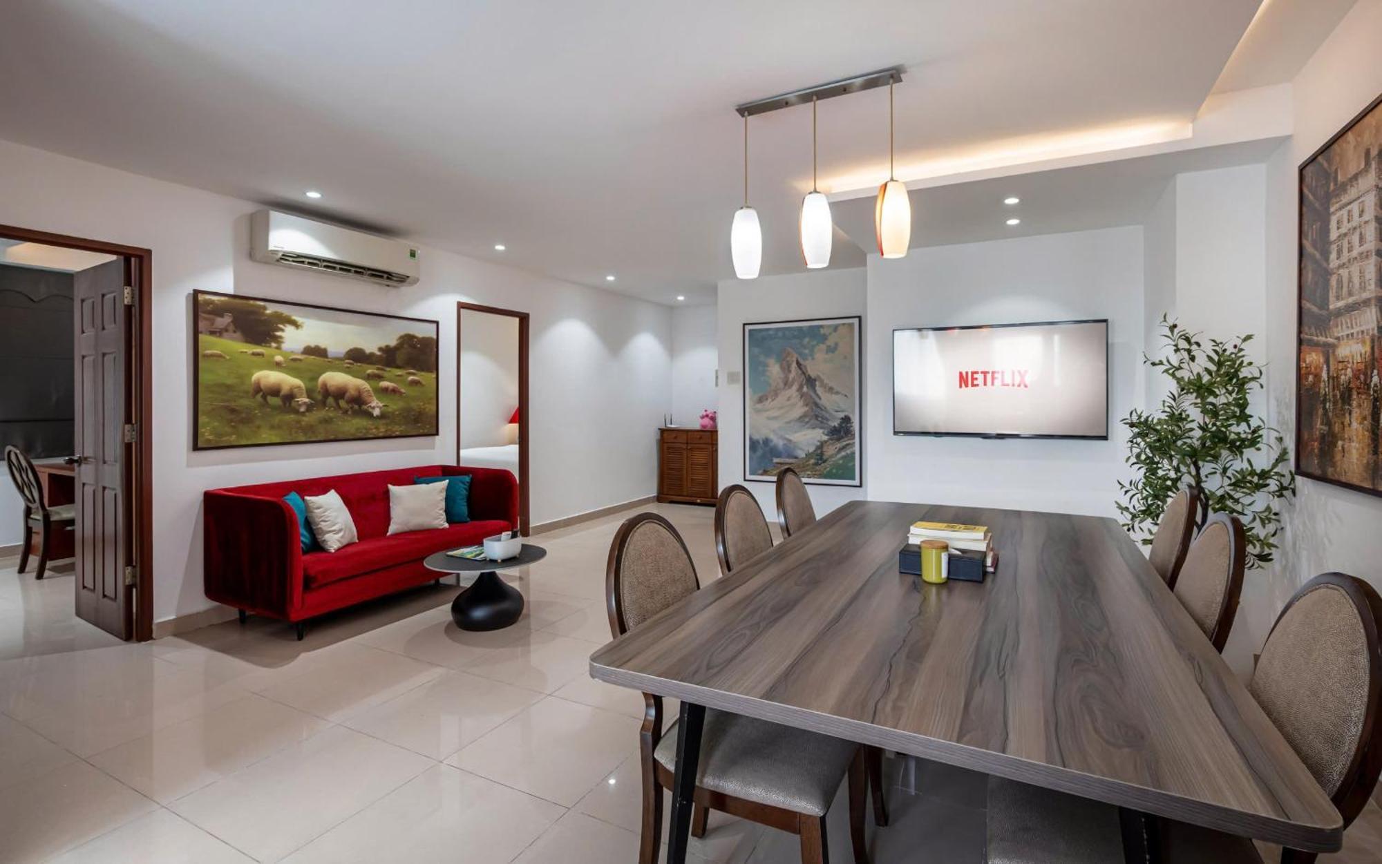 Otis - Balcony View - Steps From Bui Vien - International Plaza Building - District 1
