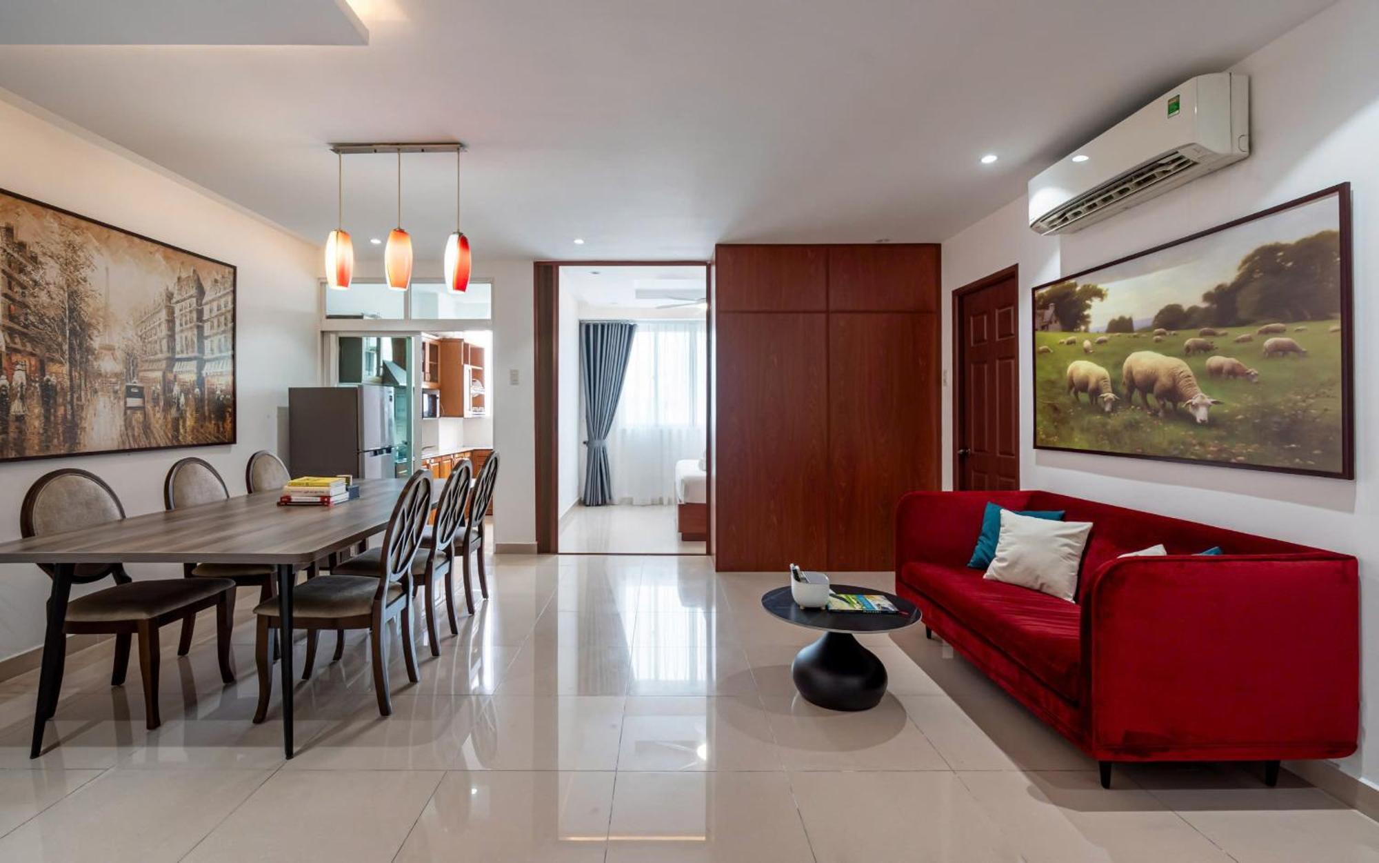 Otis - Balcony View - Steps From Bui Vien - International Plaza Building - District 1 *