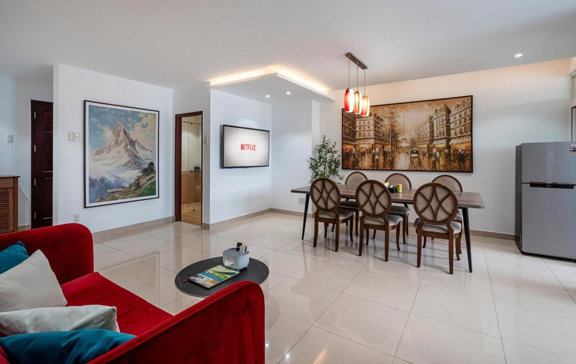 Otis - Balcony View - Steps From Bui Vien - International Plaza Building - District 1 * Ho Chi Minh City