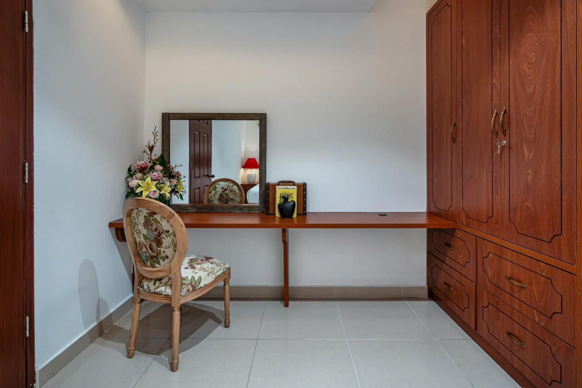 Otis - Balcony View - Steps From Bui Vien - International Plaza Building - District 1 Apartment *