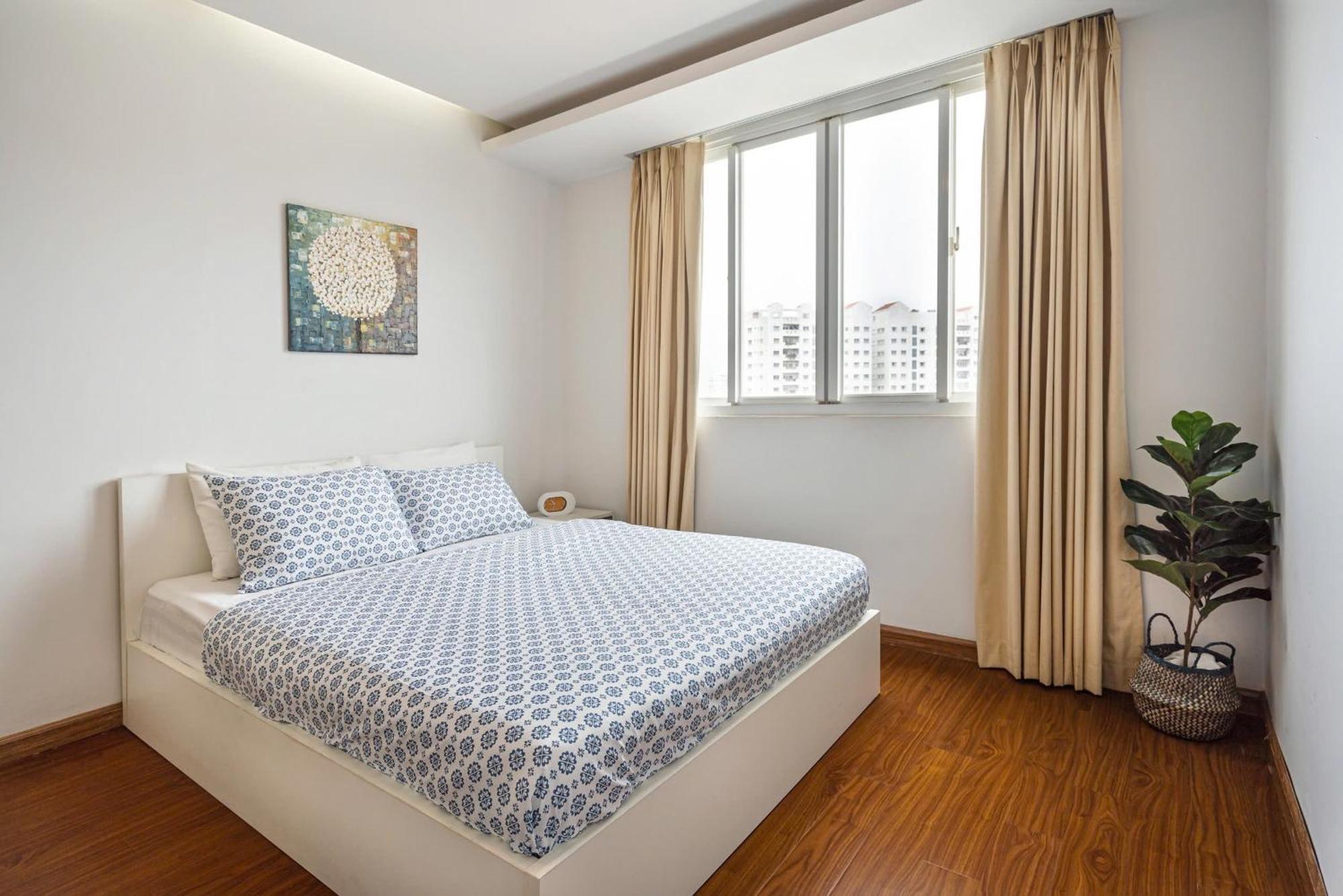 Apartment Otis - Balcony View - Steps From Bui Vien - International Plaza Building - District 1 Ho Chi Minh City