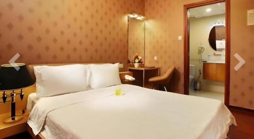 Hotel The White 8a Thai Lung Ho Chi Minh City
