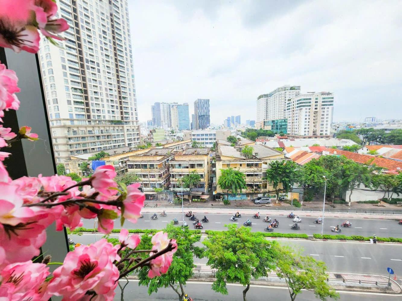 Apartment Premier Aparts - Soho Residence, Central, 10mins To Benthanh Market, Buivien Street Ho Chi Minh City