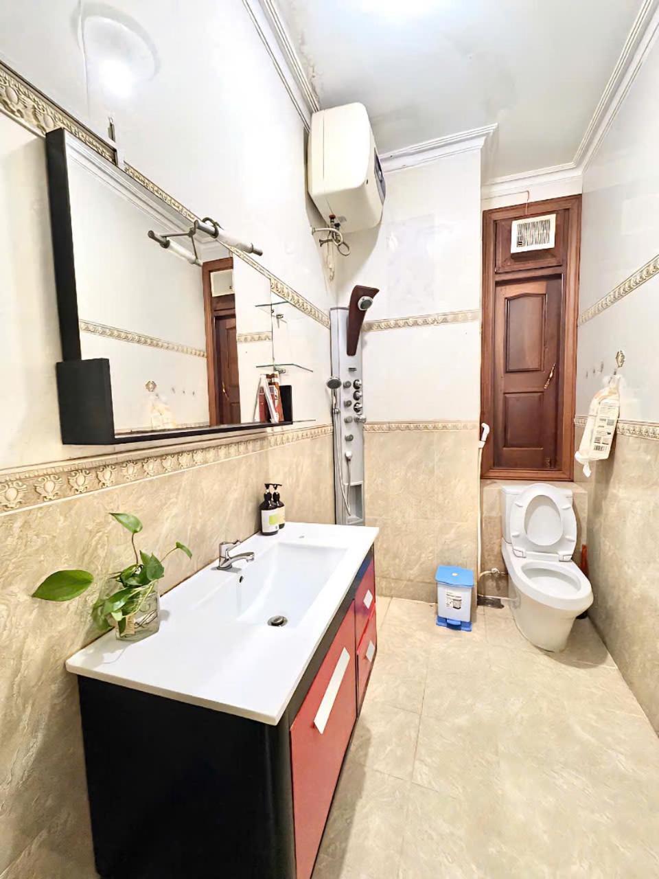 2br Private Kitchen At 2nd Floor Near Canal * Ho Chi Minh City