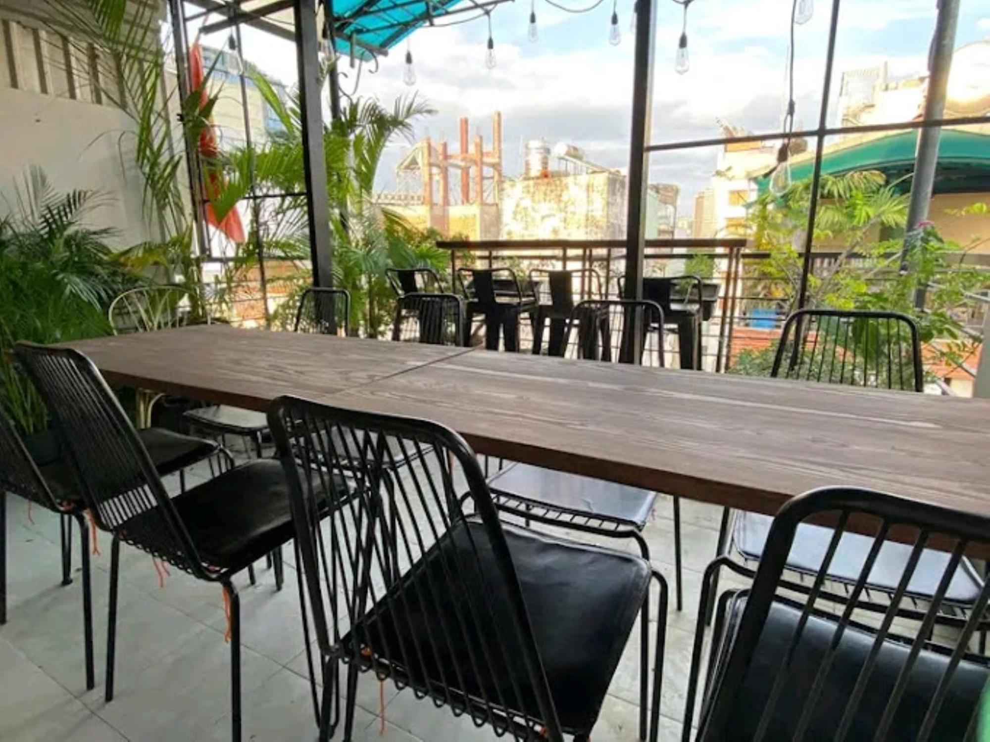 Acorn Hotel 2*
