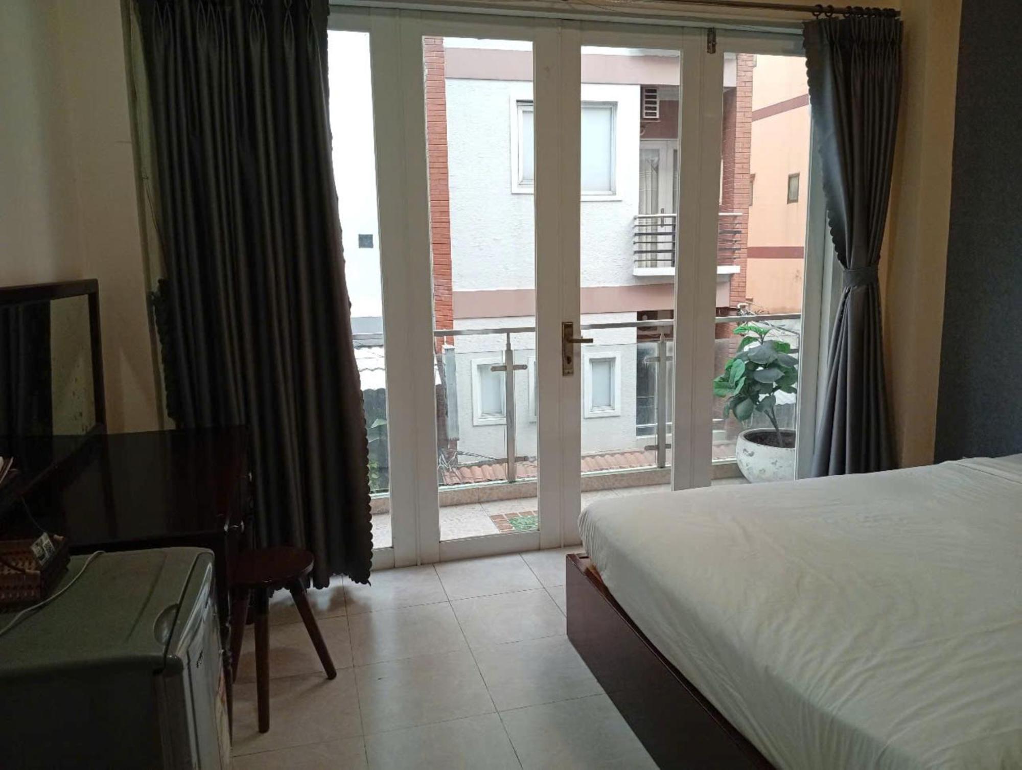 Acorn Hotel 2*