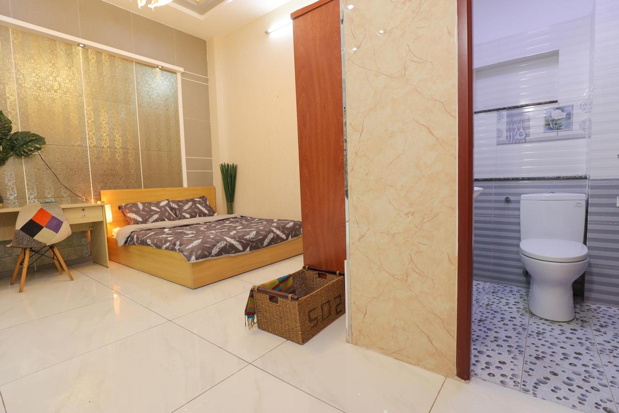 Apartment Cozy In Phu Nhuan District Near District 1 *