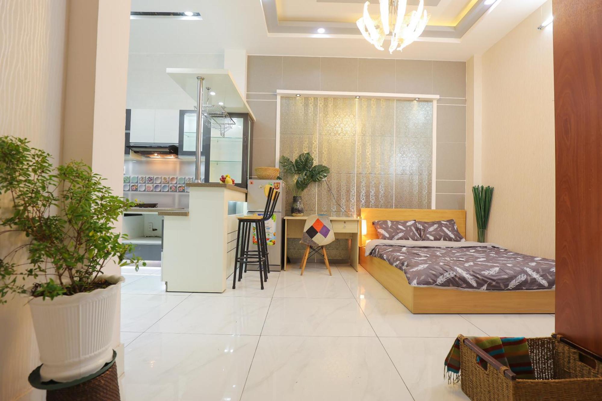 Apartment Cozy In Phu Nhuan District Near District 1 *