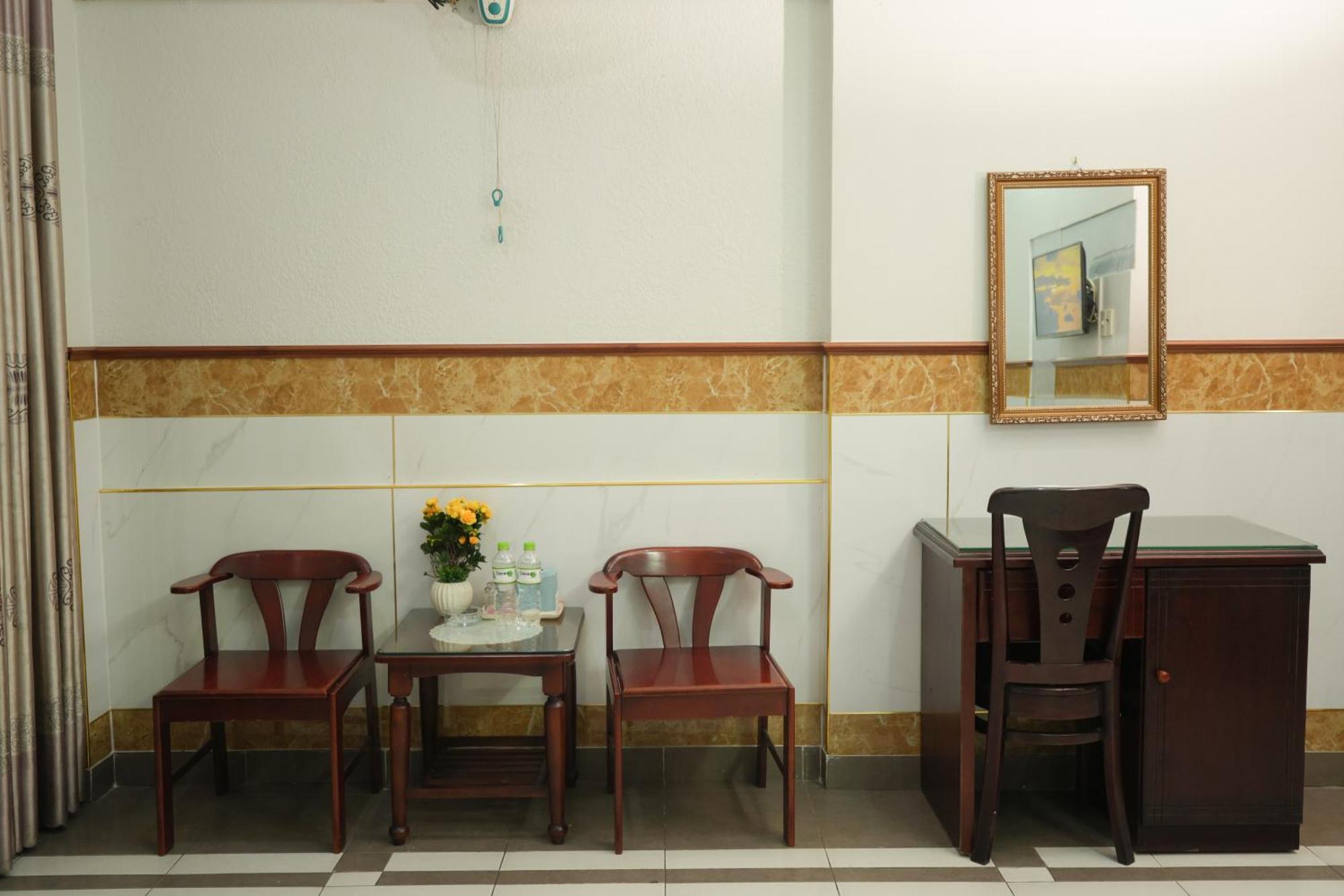 Hotel Khach San Kim Long *