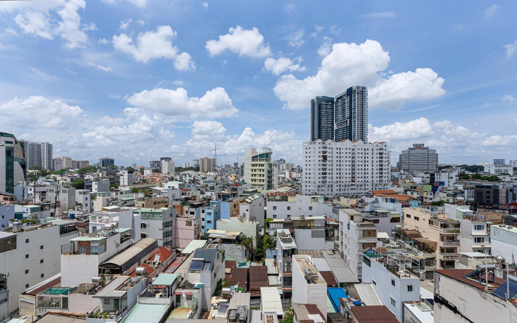 Apartment Otis - Balcony View - Steps From Bui Vien - International Plaza Building - District 1 Ho Chi Minh City