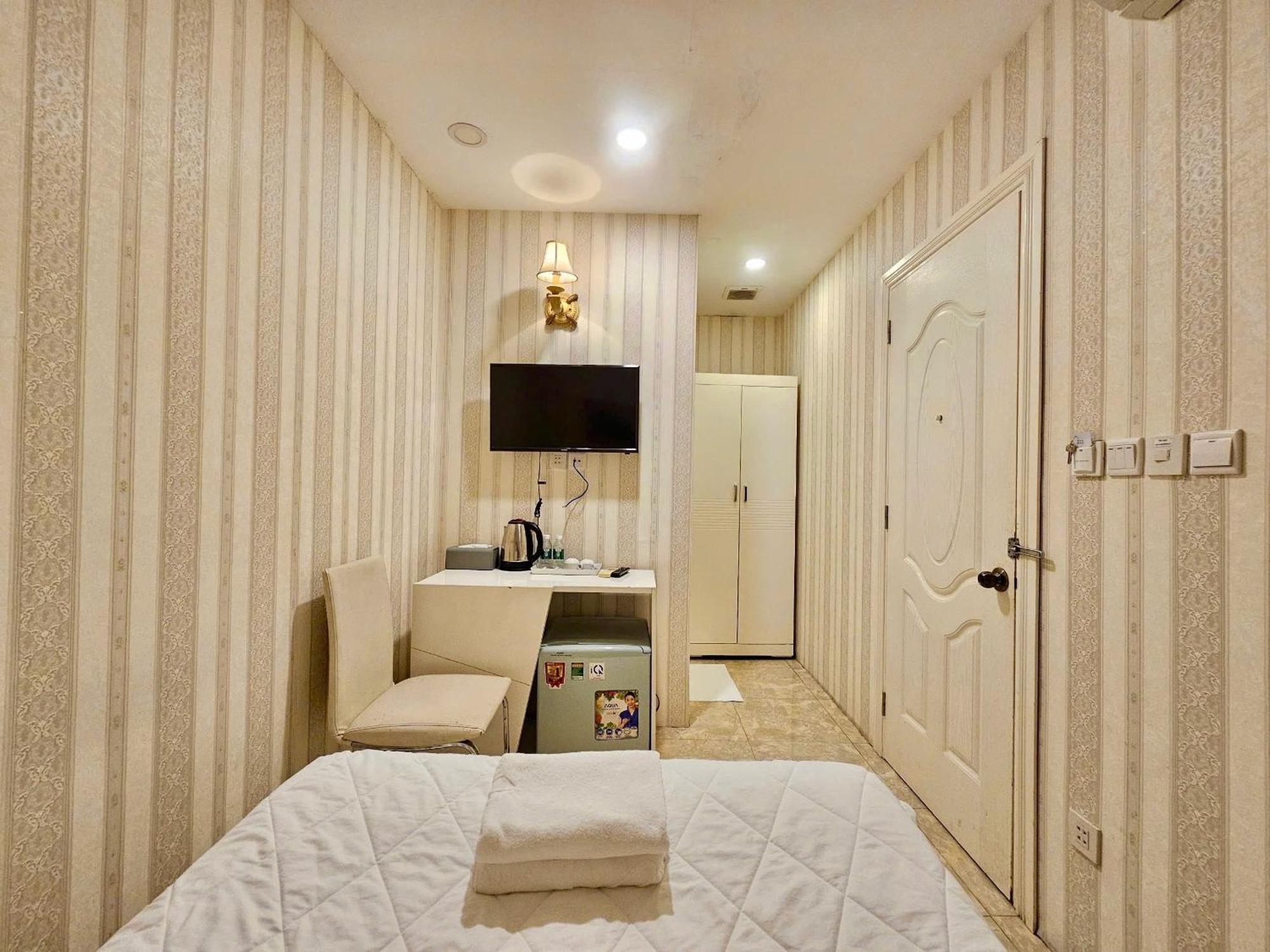 Win & Hotel *
