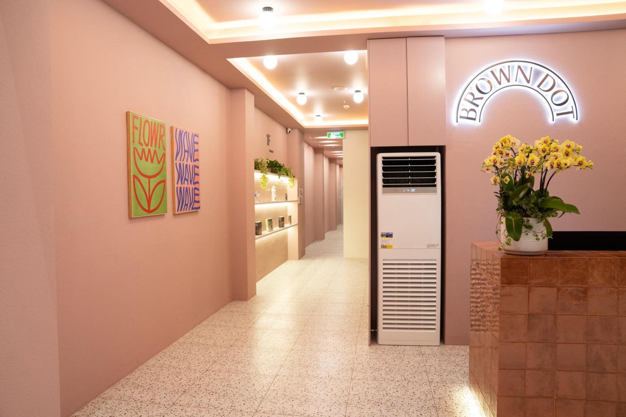 Hotel Brown Dot Saigon Airport 3*