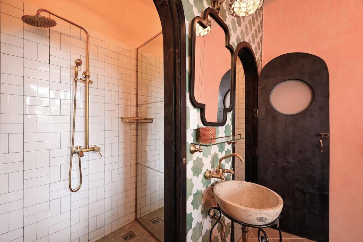 Glorious Rooftop Hidden Marble Apartment