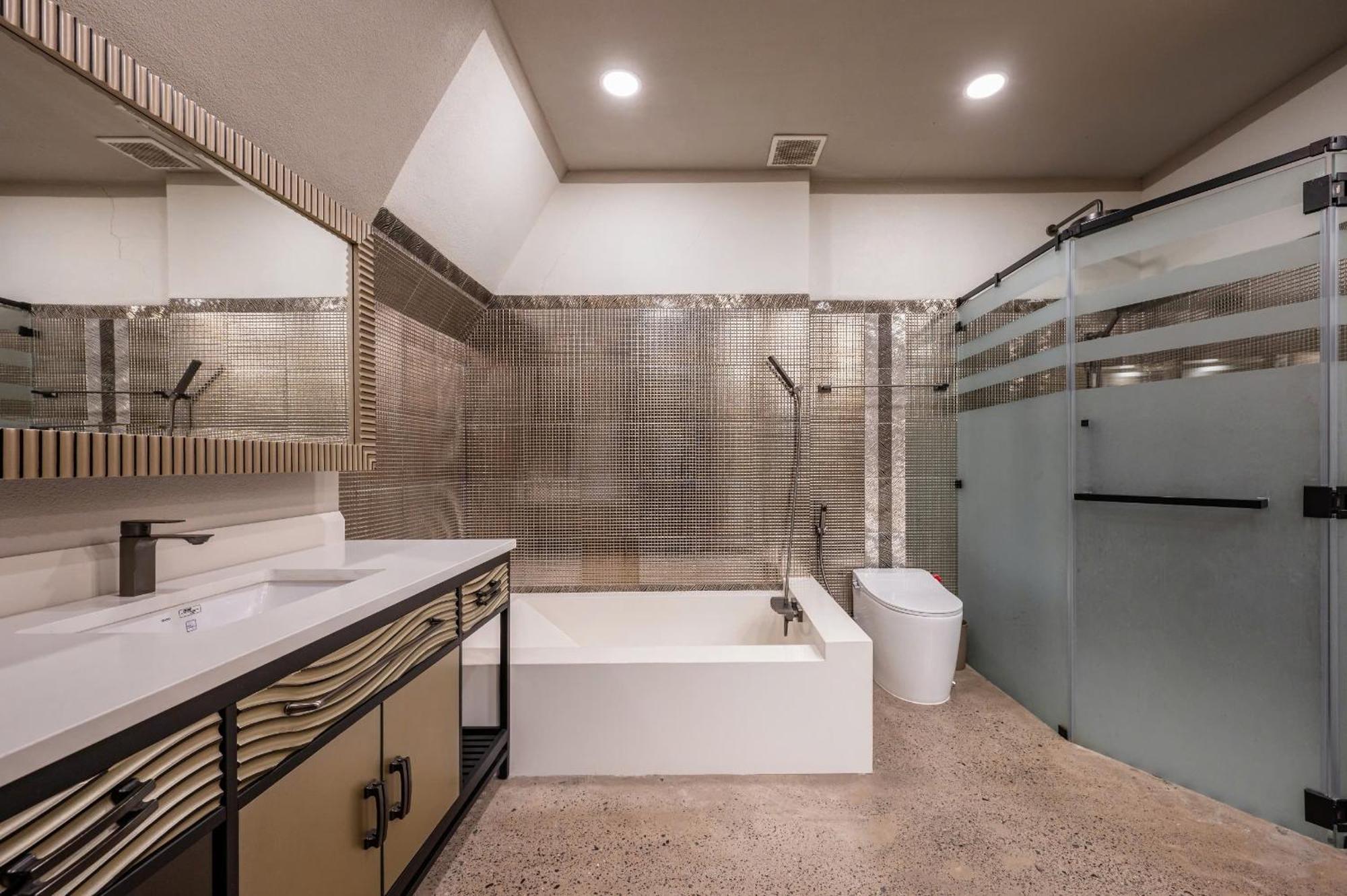 Amber's Penhouse - Luxury - Thao Dien Ho Chi Minh City