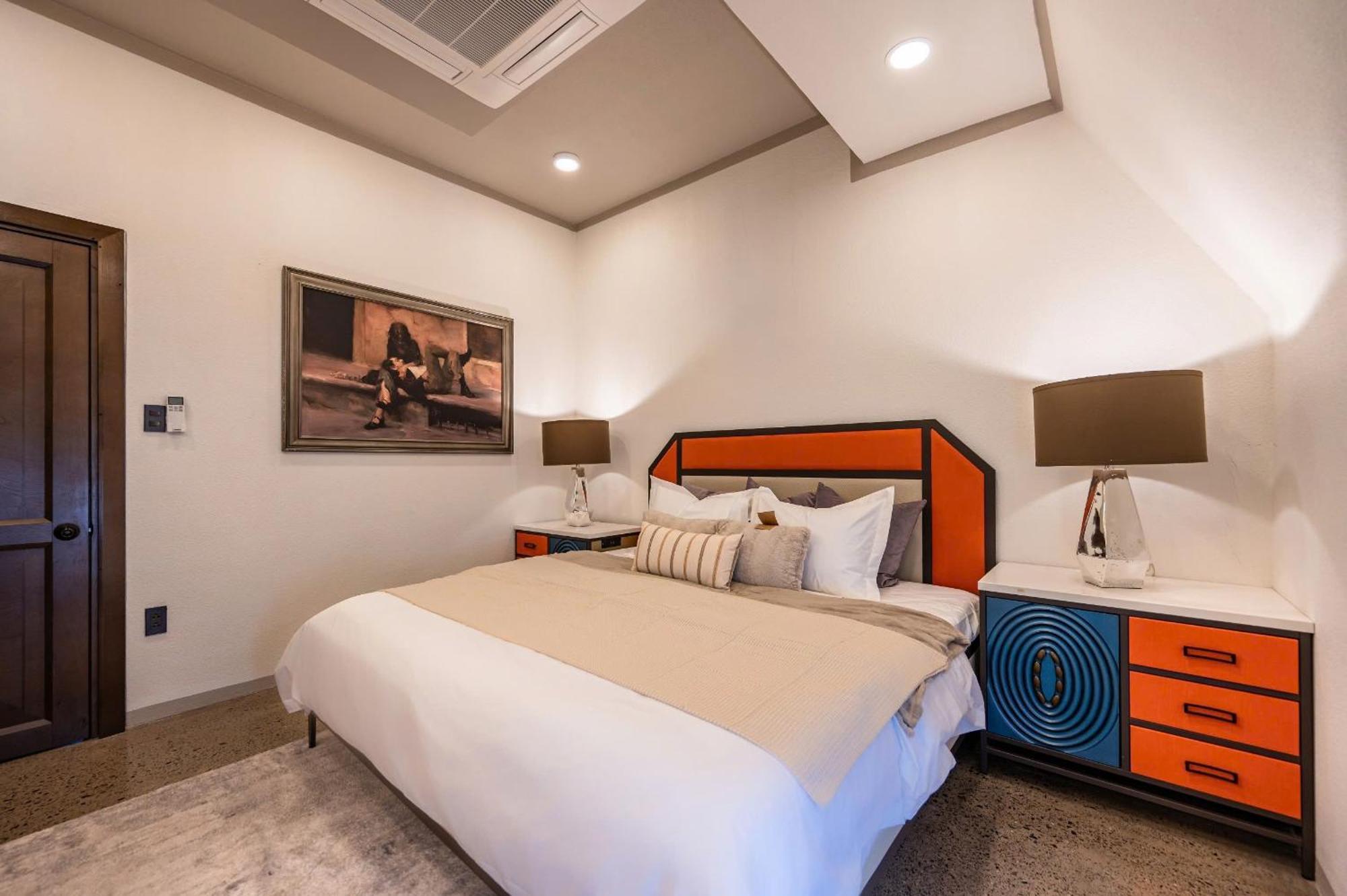 Amber's Penhouse - Luxury - Thao Dien Vila