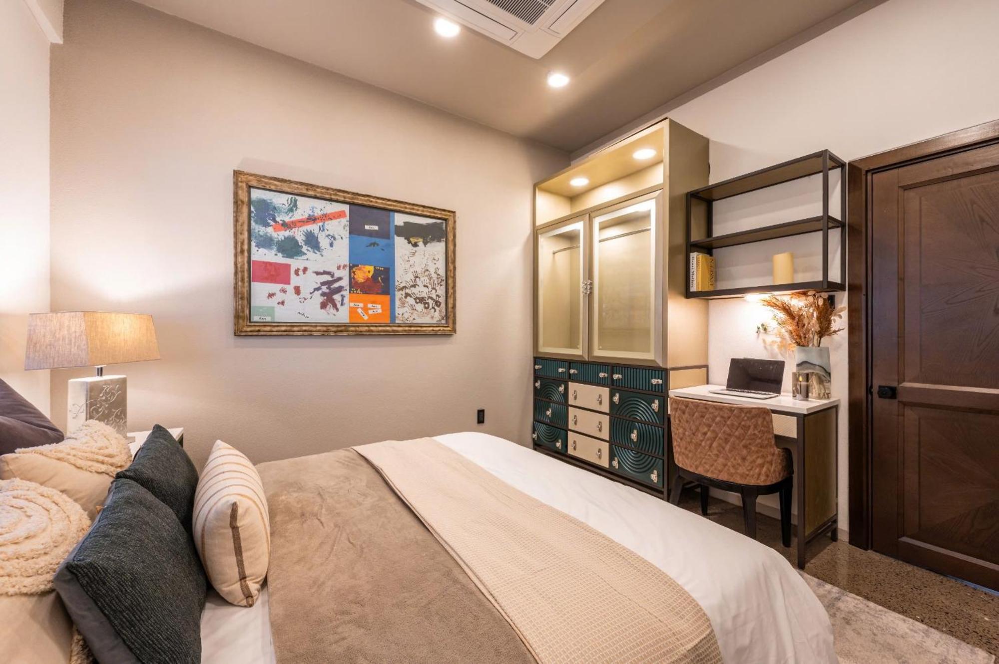 Amber's Penhouse - Luxury - Thao Dien Villa *