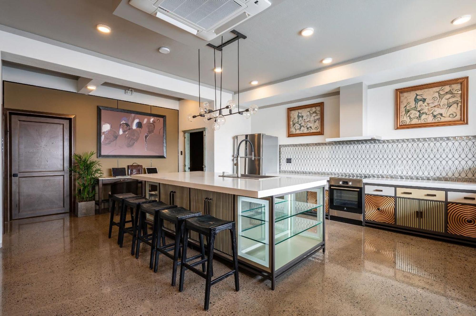 Amber's Penhouse - Luxury - Thao Dien