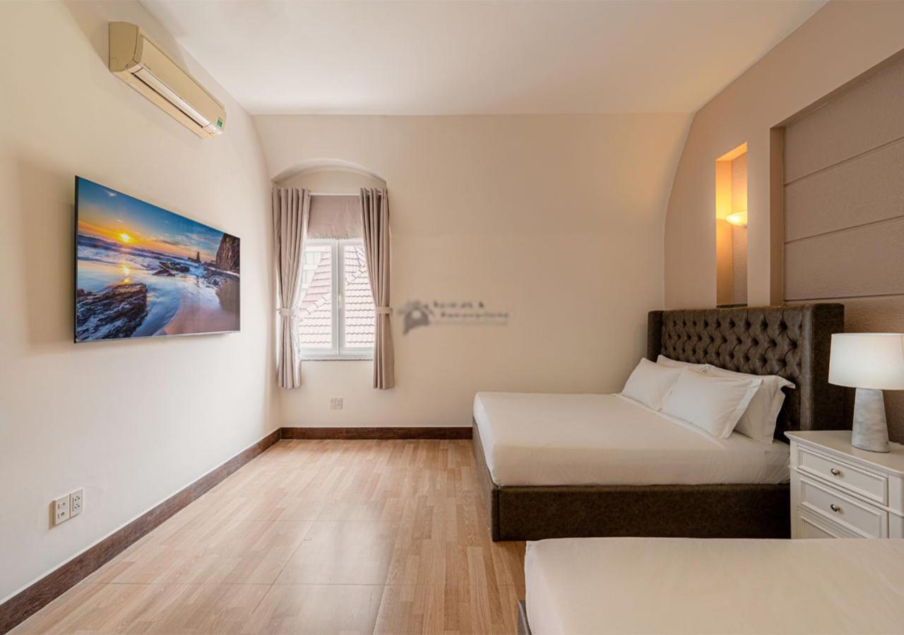 Villa Luxury 4-bedroom With Private Pool & Billiards Table Ho Chi Minh City