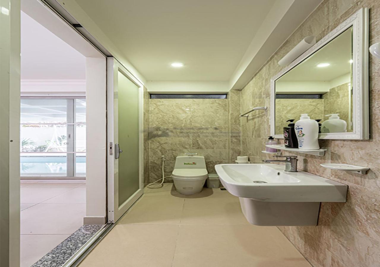 Villa Luxury 4-bedroom With Private Pool & Billiards Table Ho Chi Minh City