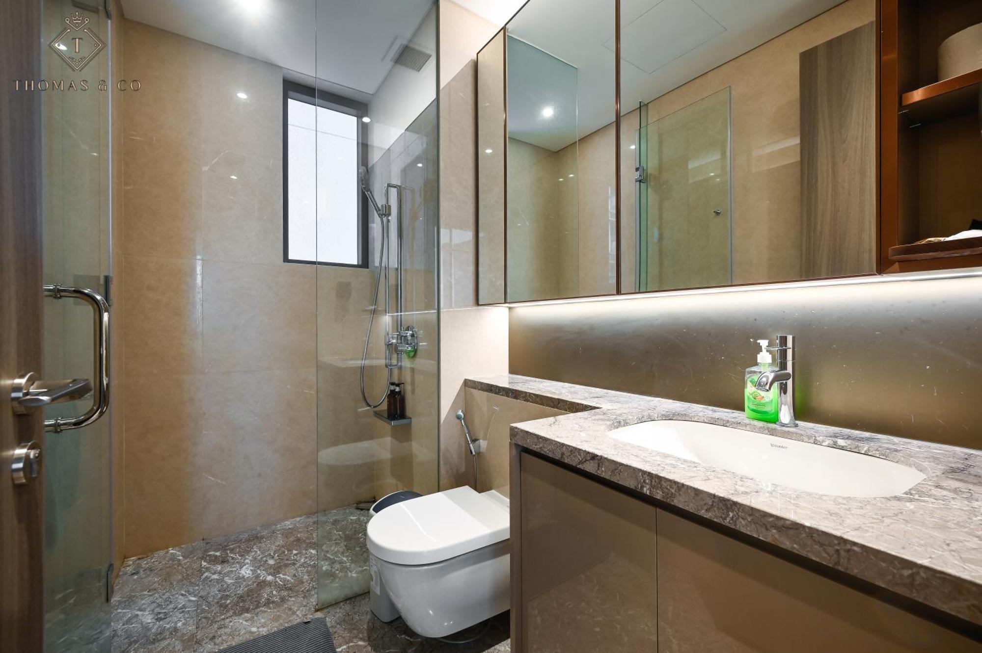 The Fabulous Marq - Host By Thomas * Ho Chi Minh City