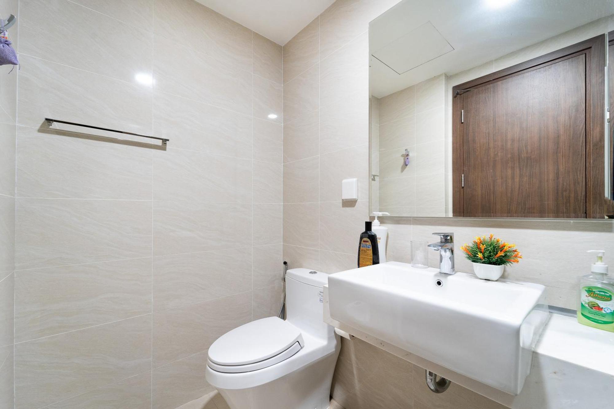 Apartment Modern Blue Retreat - Saigon Royal D4 - Hana