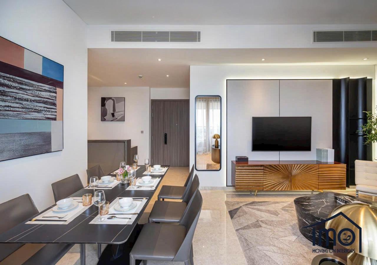 The Fabulous Marq - Host By Thomas Apartment