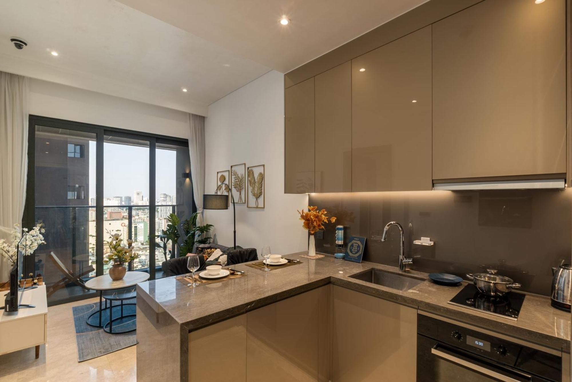 The Fabulous Marq - Host By Thomas Apartment *