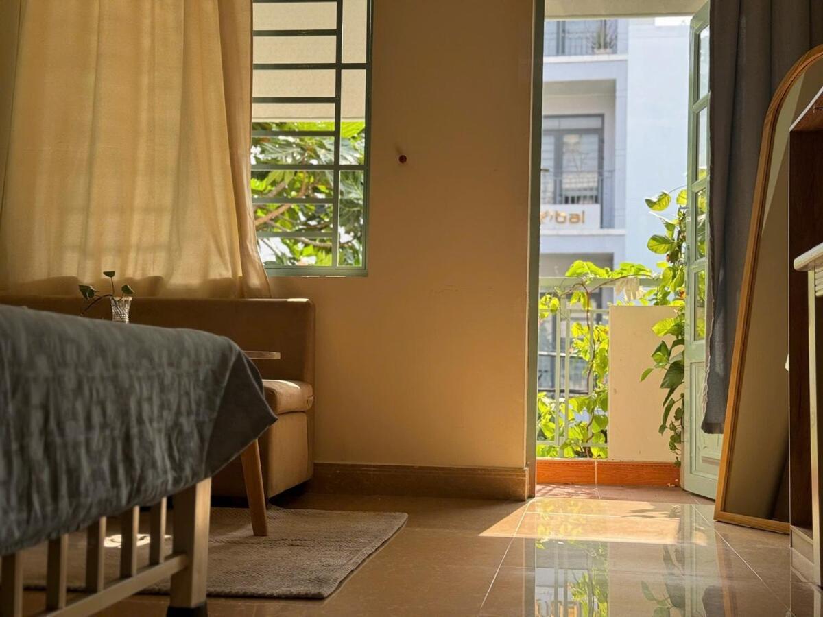 Cozzy With Balcony In Thao Dien - D2 - Giang Nam House *