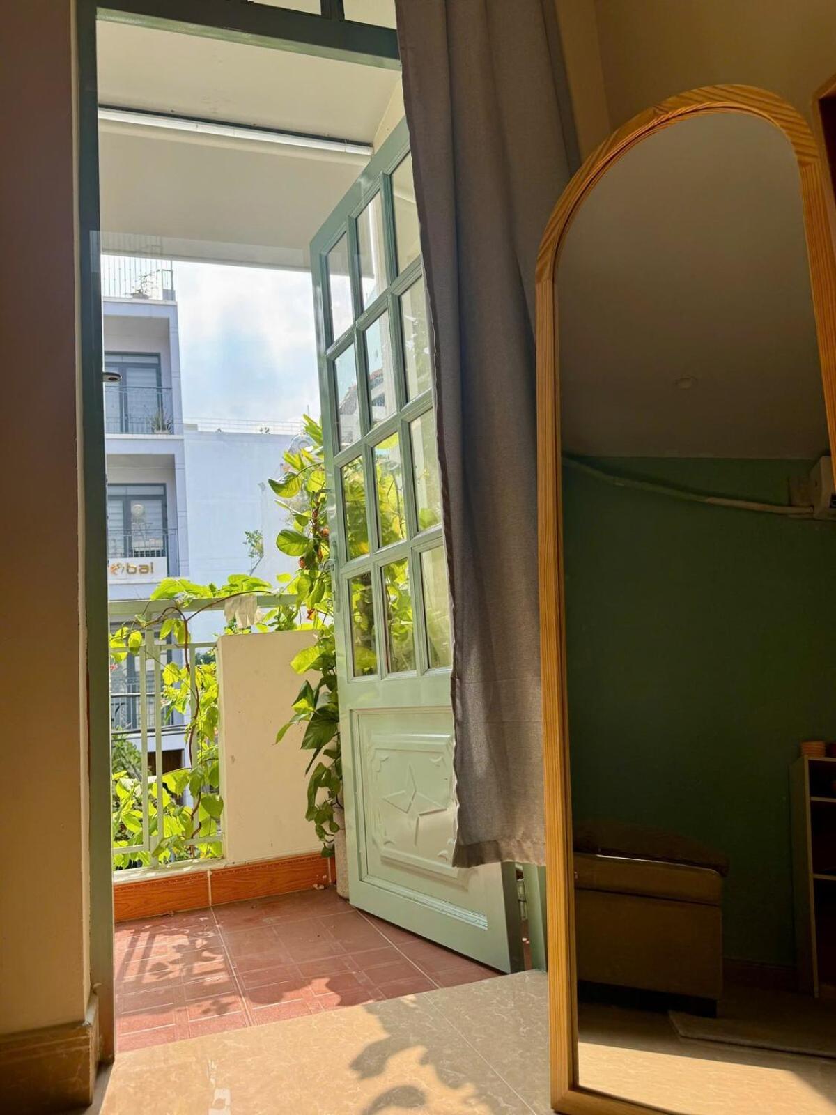Cozzy With Balcony In Thao Dien - D2 - Giang Nam House Apartment *