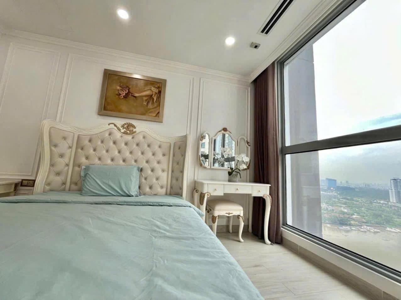 Landmark 81 Vinhomes Service *
