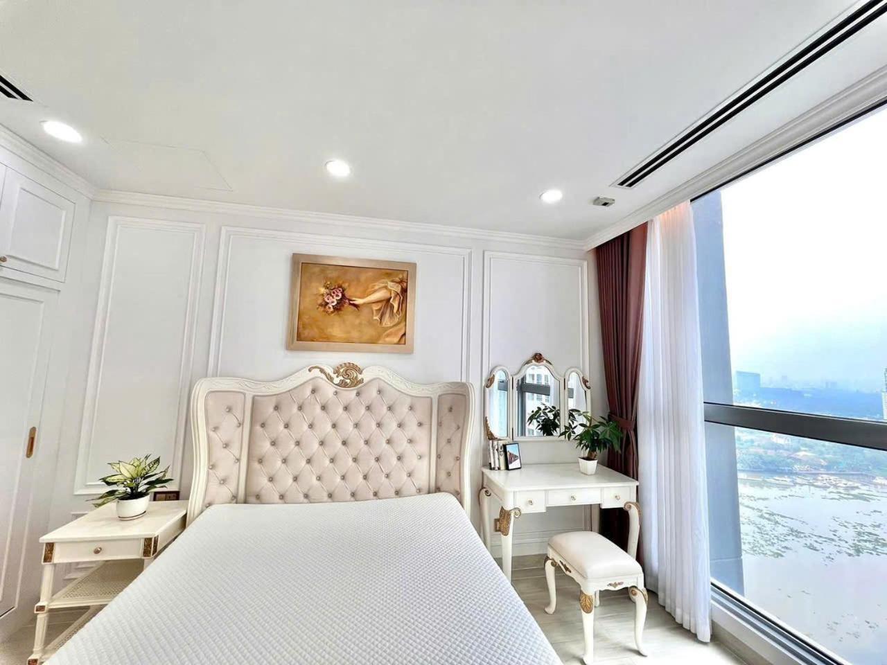 Landmark 81 Vinhomes Service