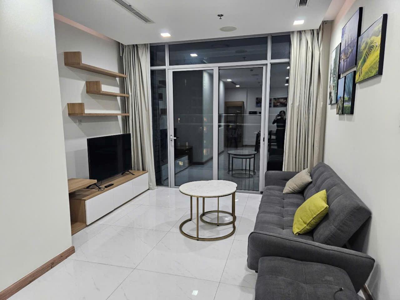 Landmark 81 Vinhomes Service *