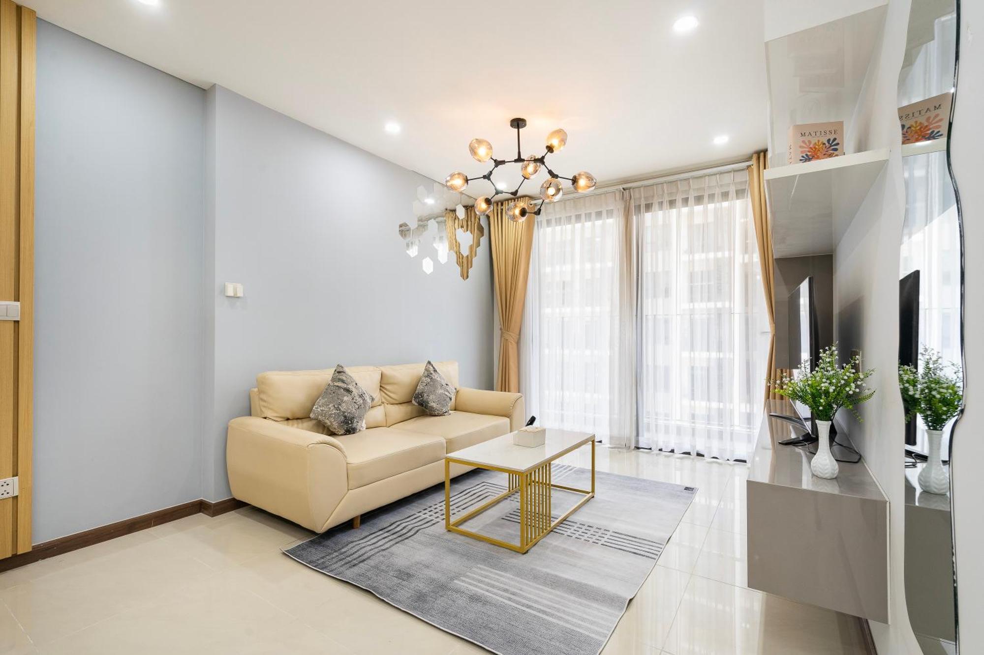 Ho Ha Do Quan 10 3br 2wc 2114 * Ho Chi Minh City