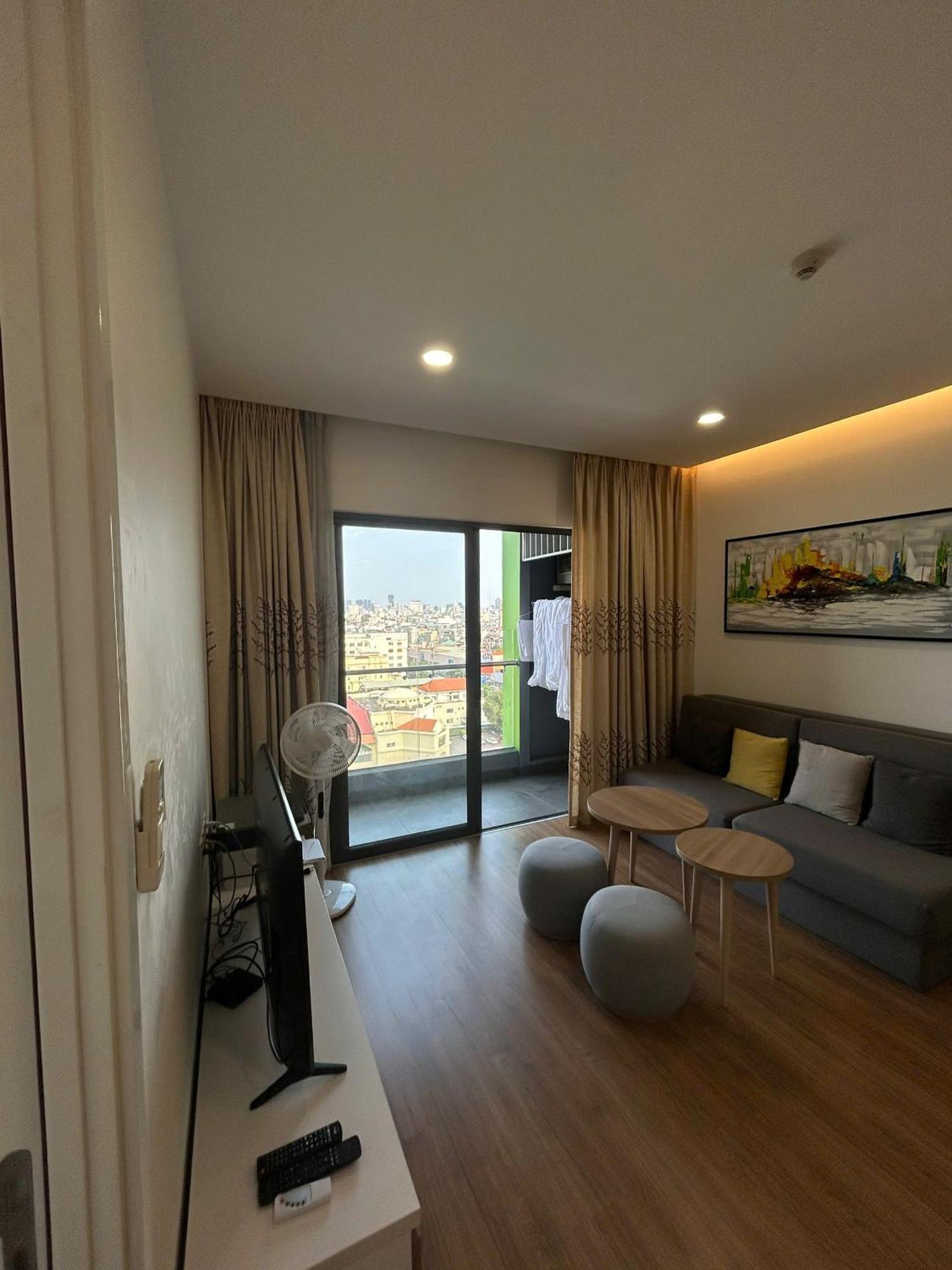 Republic Plaza Airpot Tan Son Nhat View San Bay Apartment