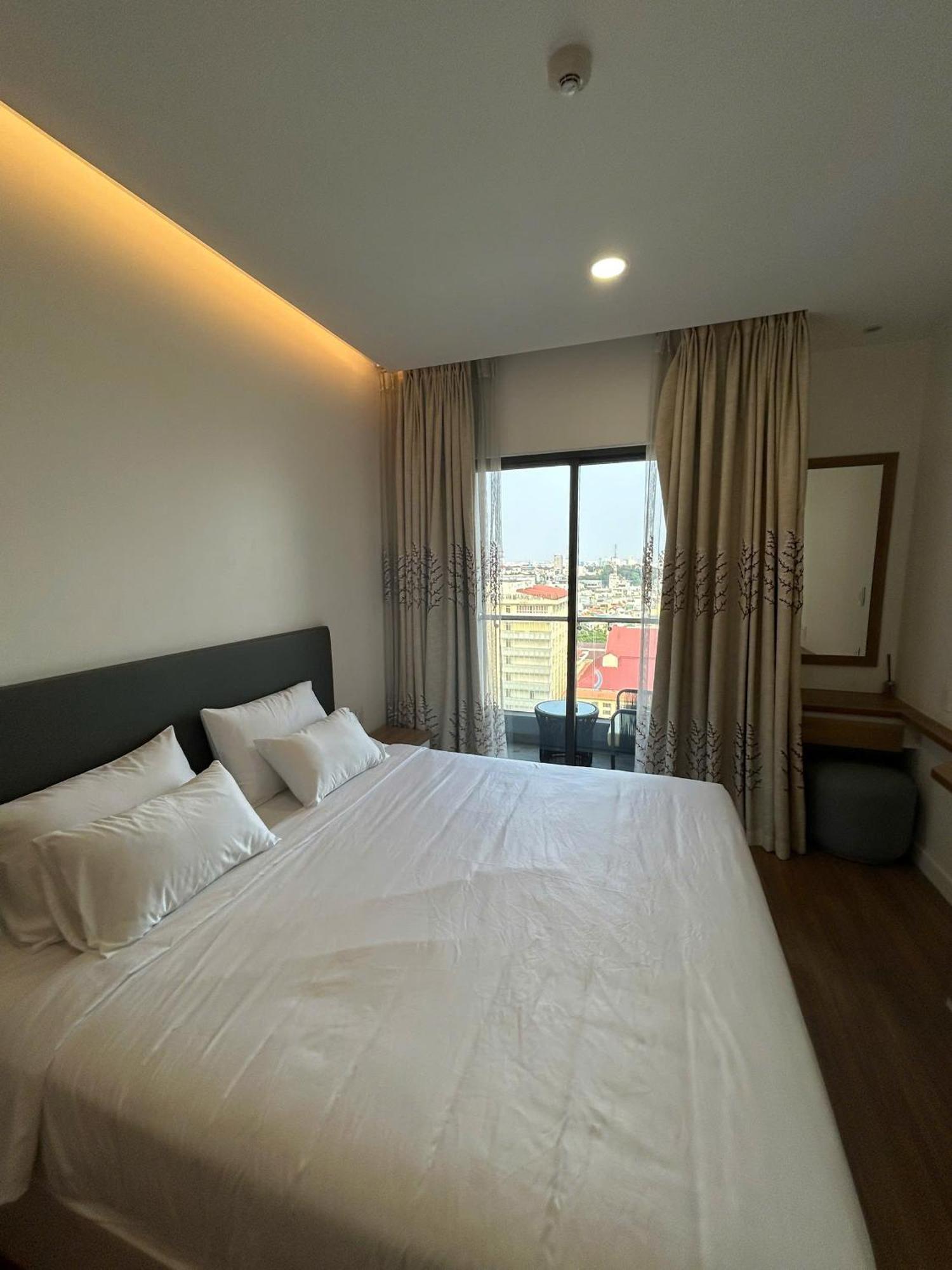 Republic Plaza Airpot Tan Son Nhat View San Bay