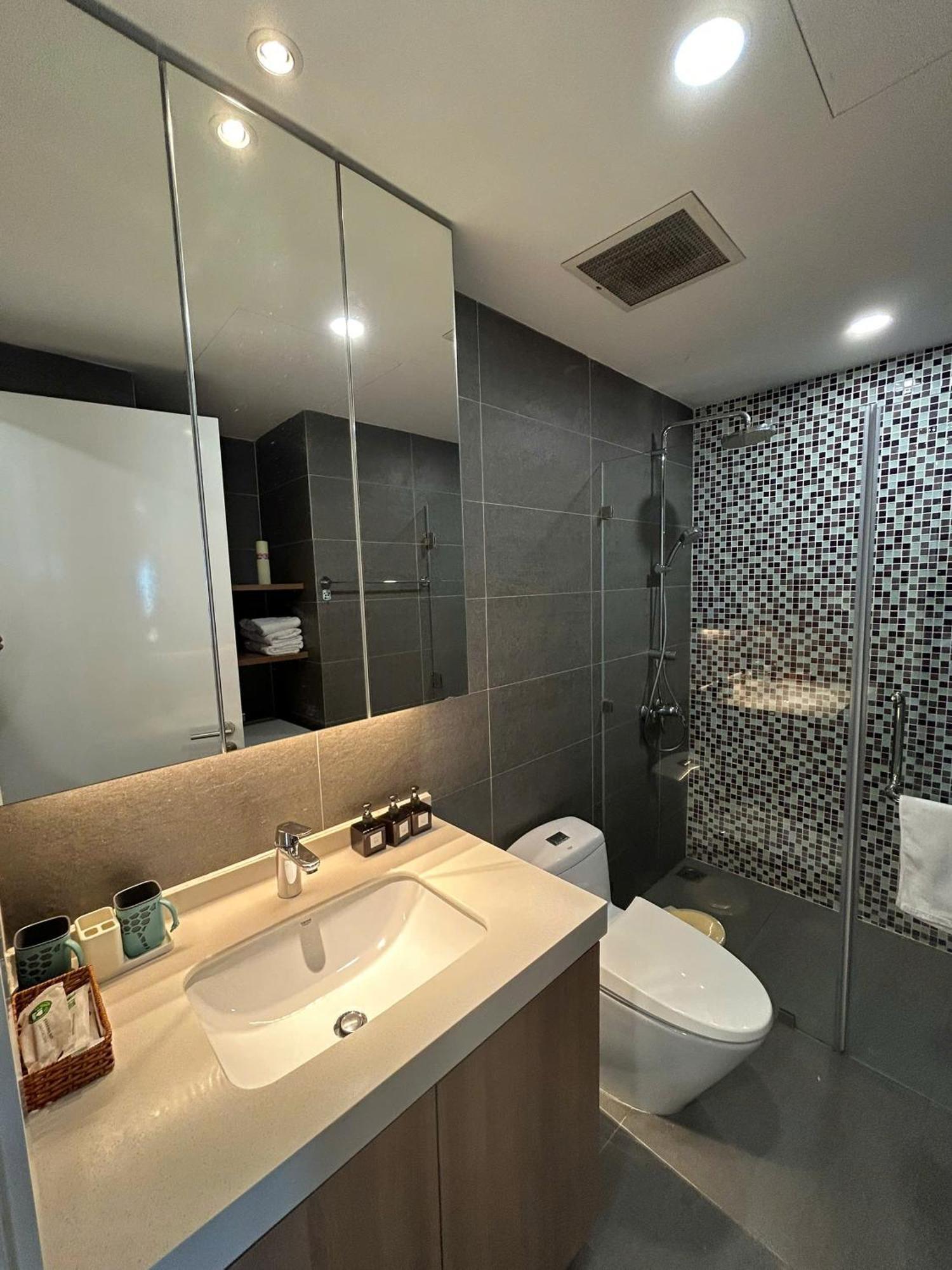 Republic Plaza Airpot Tan Son Nhat View San Bay Apartment